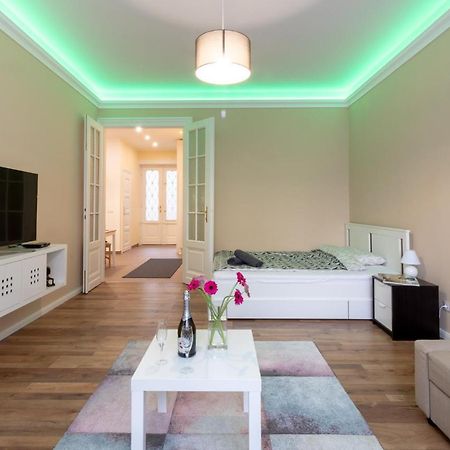 Nice And Cozy Apartment Next To The Parliament Βουδαπέστη Εξωτερικό φωτογραφία