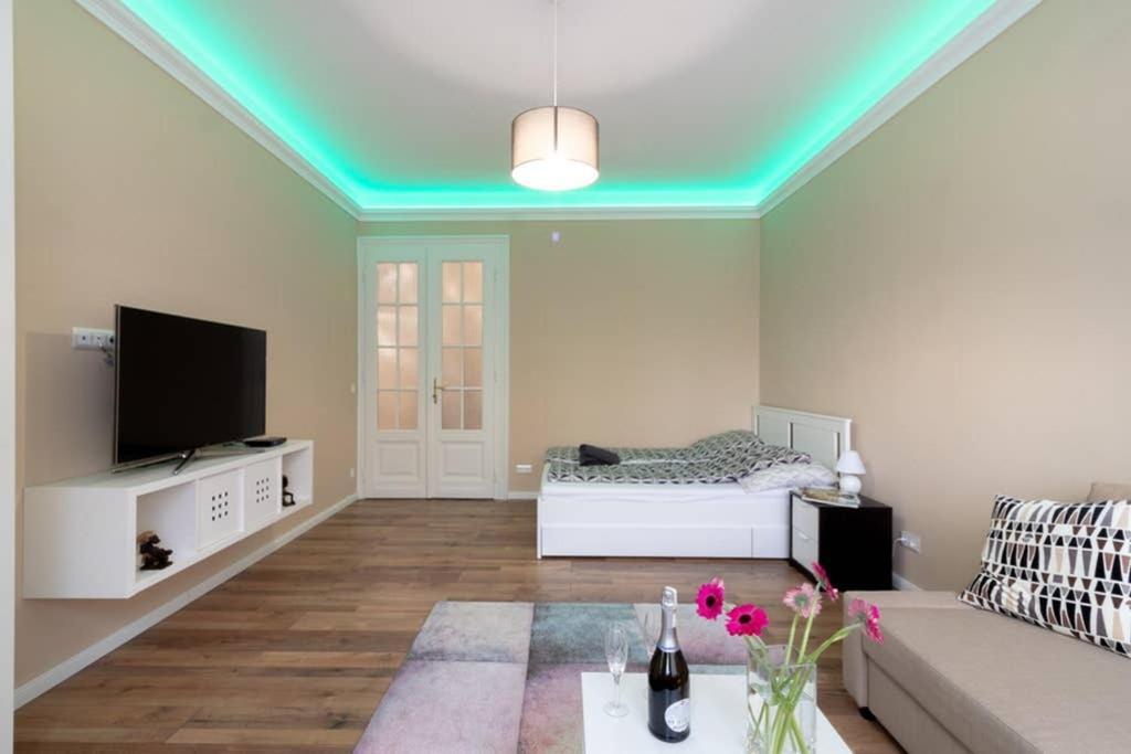 Nice And Cozy Apartment Next To The Parliament Βουδαπέστη Εξωτερικό φωτογραφία