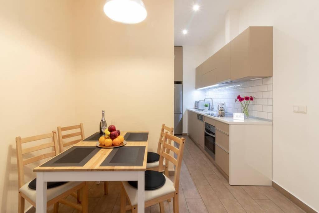 Nice And Cozy Apartment Next To The Parliament Βουδαπέστη Εξωτερικό φωτογραφία