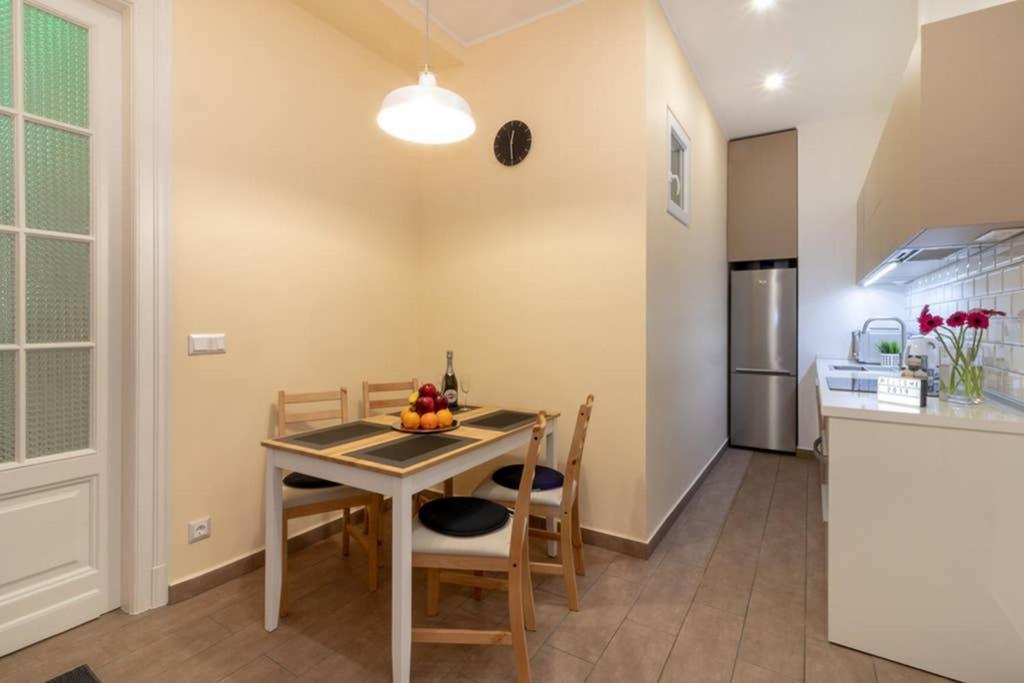 Nice And Cozy Apartment Next To The Parliament Βουδαπέστη Εξωτερικό φωτογραφία